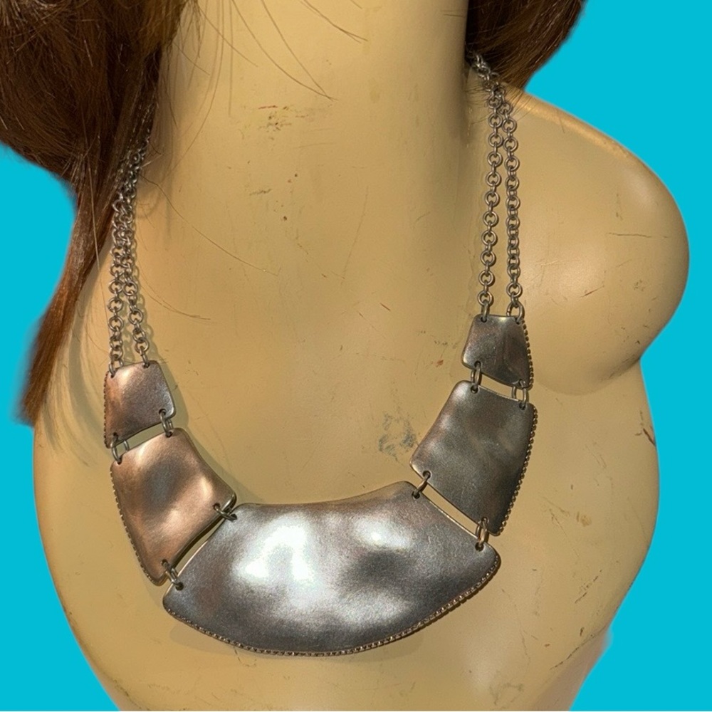 CHICO’S 5 SILVER‎ PIECE CHUNKY NECKLACE